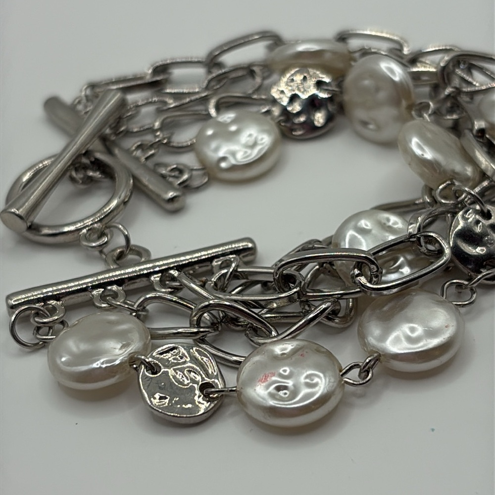 Chic Silver and White Chain Bracelet 4 Strand Coin Pearl Toggle 7.25”